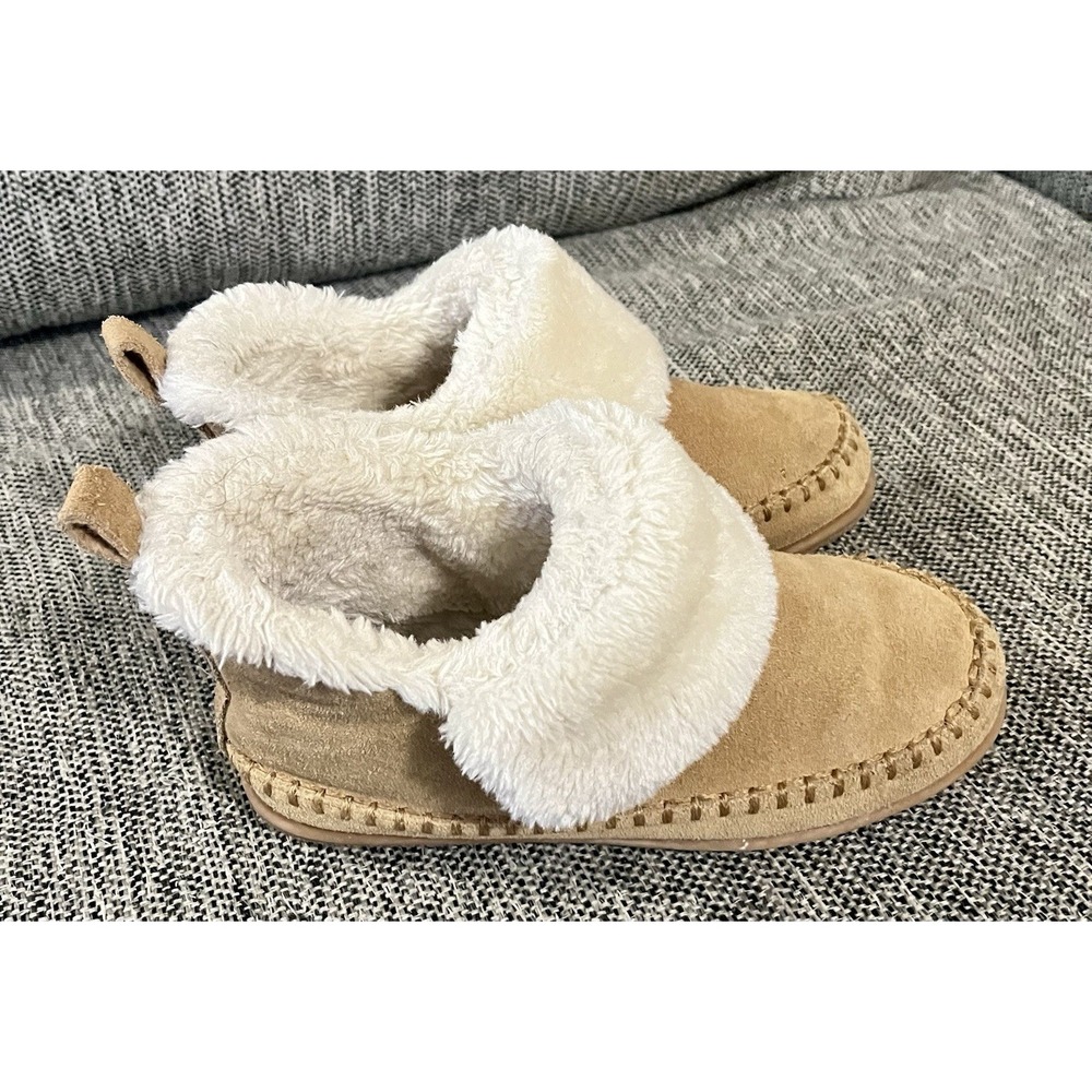 Minnetonka Mens Suede Sherpa Fur Lined Moccasin Slipper 40582 Size 8 Tan/Cream - Picture 2 of 8